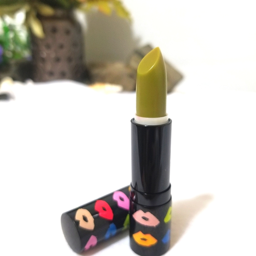 Super pHresh  Lip pHetish - Flirt  Green Lipstick
